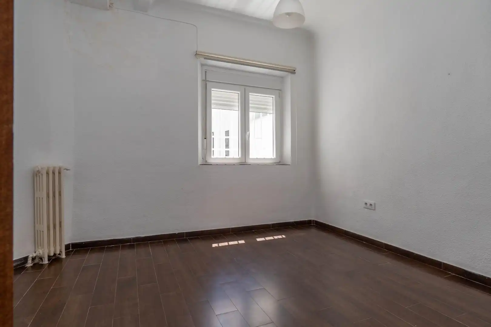 Bedroom of Flat for sale in Granada  with Heating and Terrace