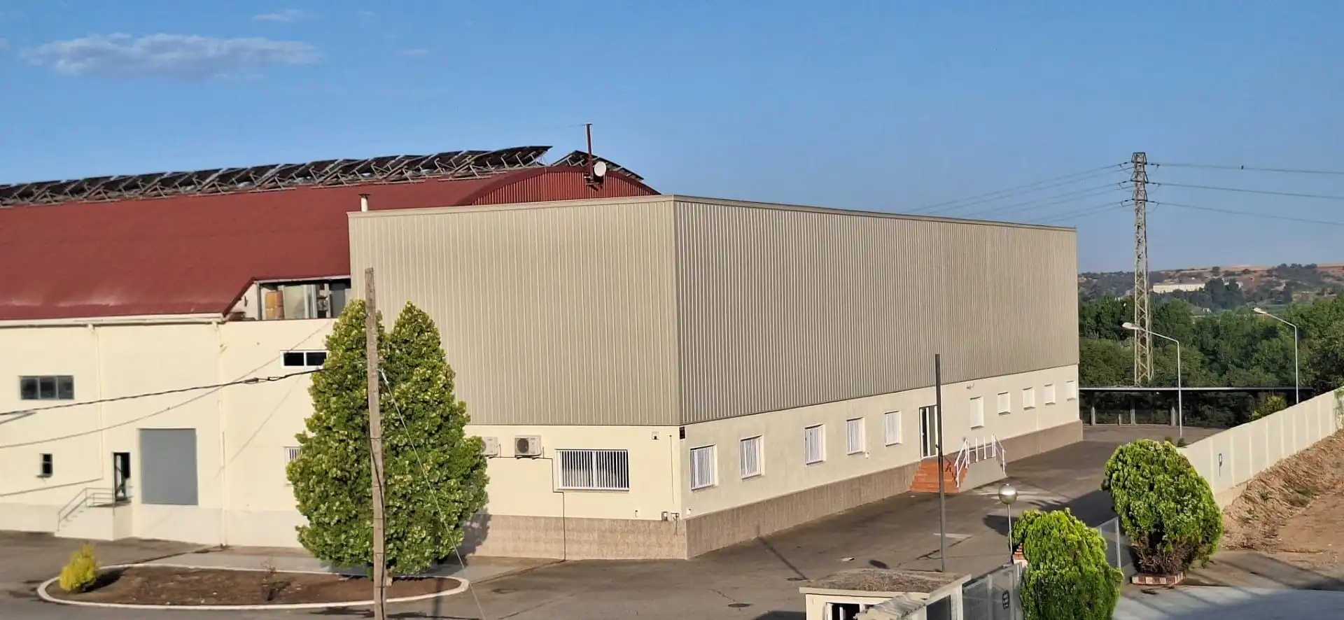 Vista exterior de Nau industrial en venda en Balaguer