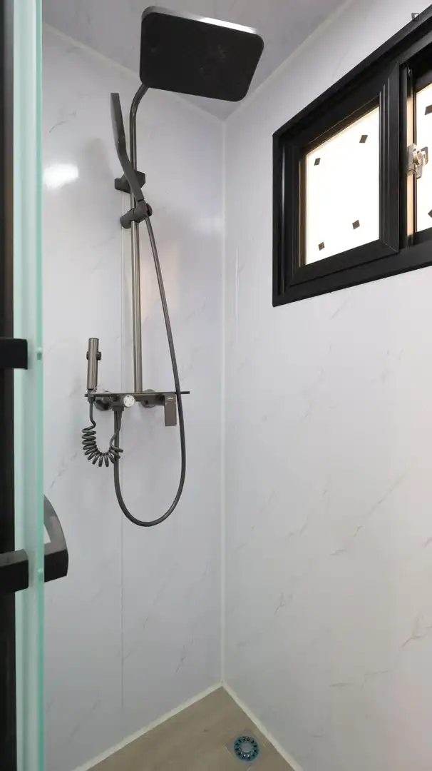Baño de Apartamento de alquiler en Madrid con Aire acondicionado, Calefacción y Amueblado