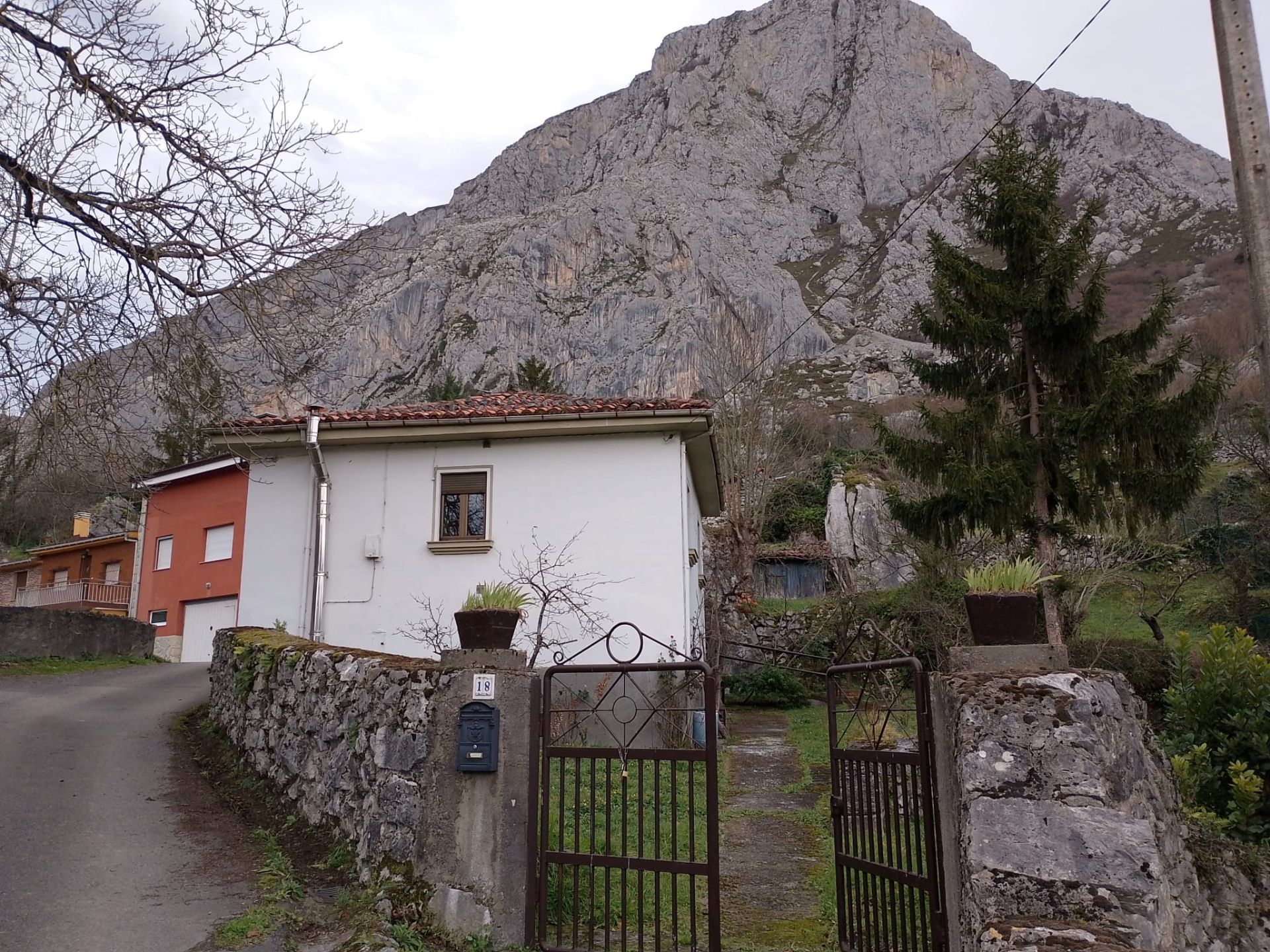 Country house zum verkauf in Entrago, 18, Teverga