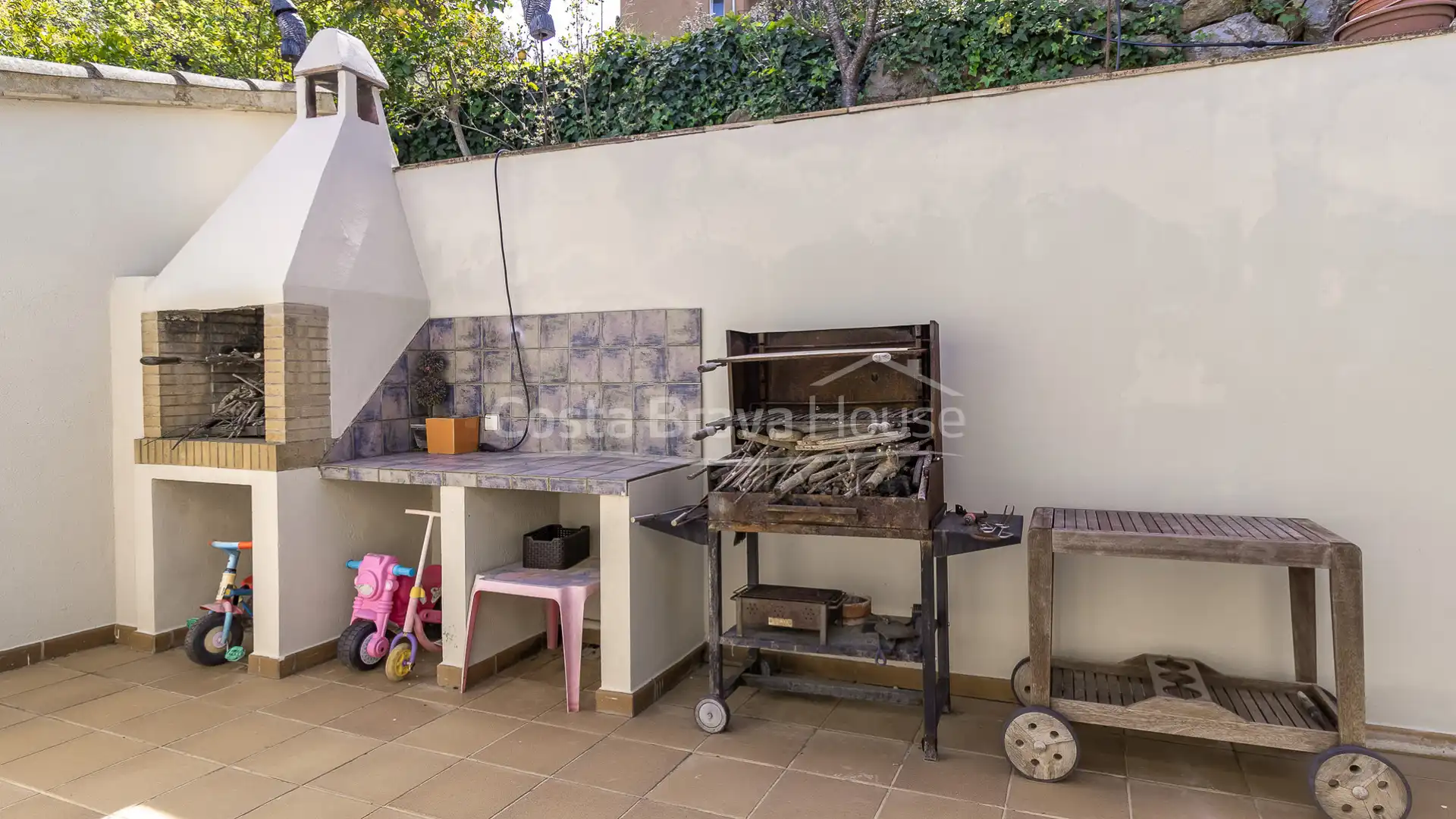 Casa con piscina en venta en Carrer de Joaquim Ruyra, imagen 9