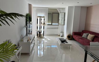 Living room of Apartment for sale in Rosselló  with Air Conditioner