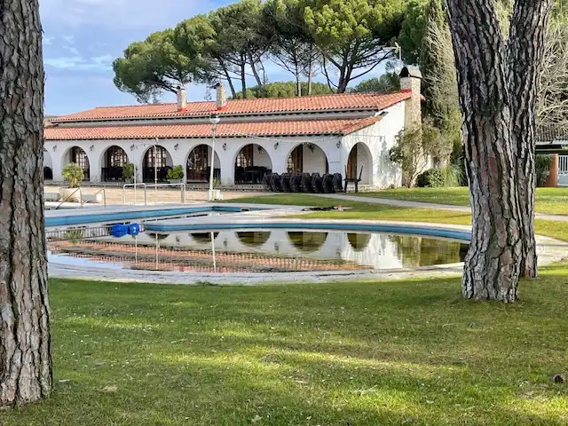 Piscina de Casa o xalet en venda en Laguna de Duero amb Aire condicionat, Moblat i Forn