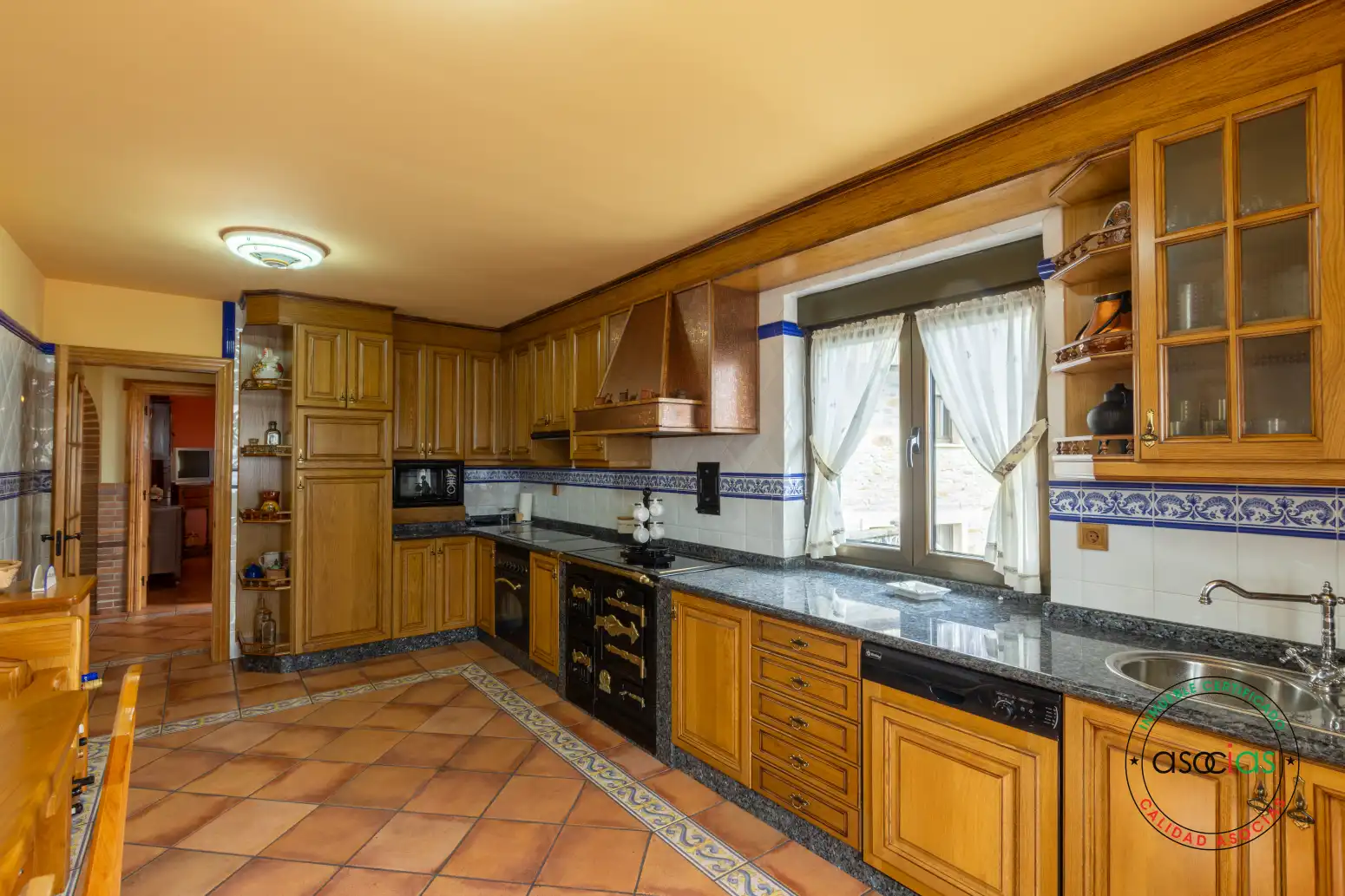 Cuina de Casa o xalet en venda en Tineo amb Calefacció
