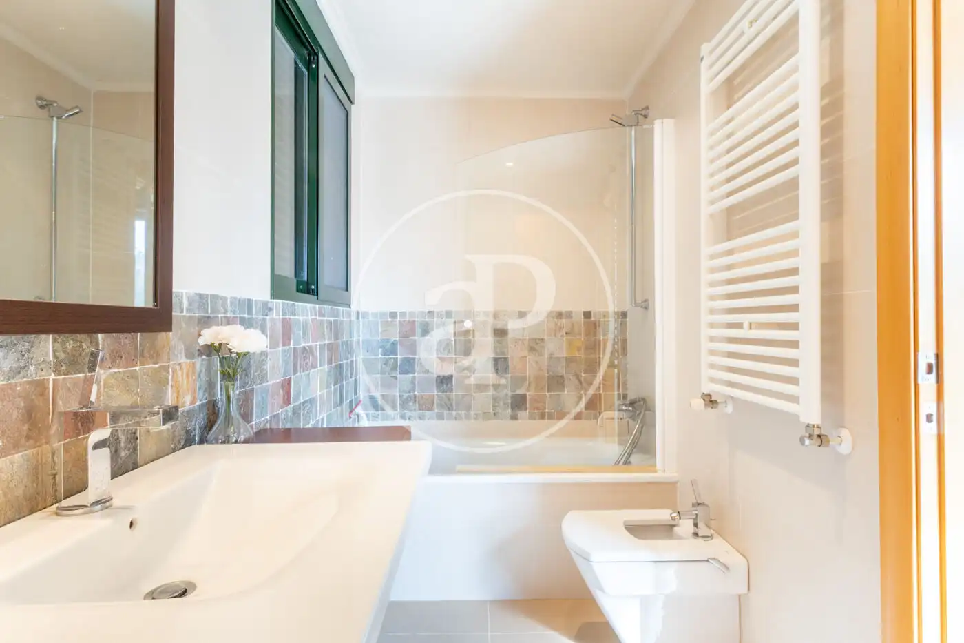 Baño de Finca rústica en venta en Torrent con Aire acondicionado, Calefacción y Jardín privado