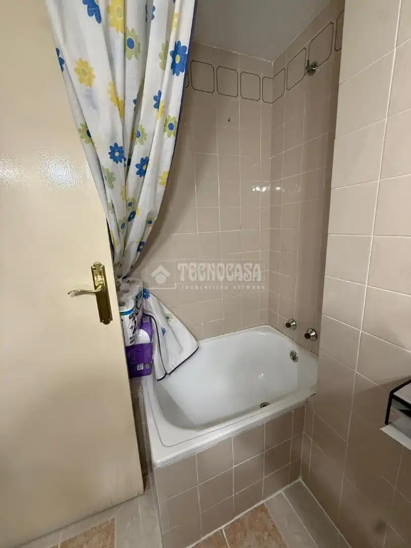 Bany de Pis en venda en Madrid amb Aire condicionat, Calefacció i Terrassa