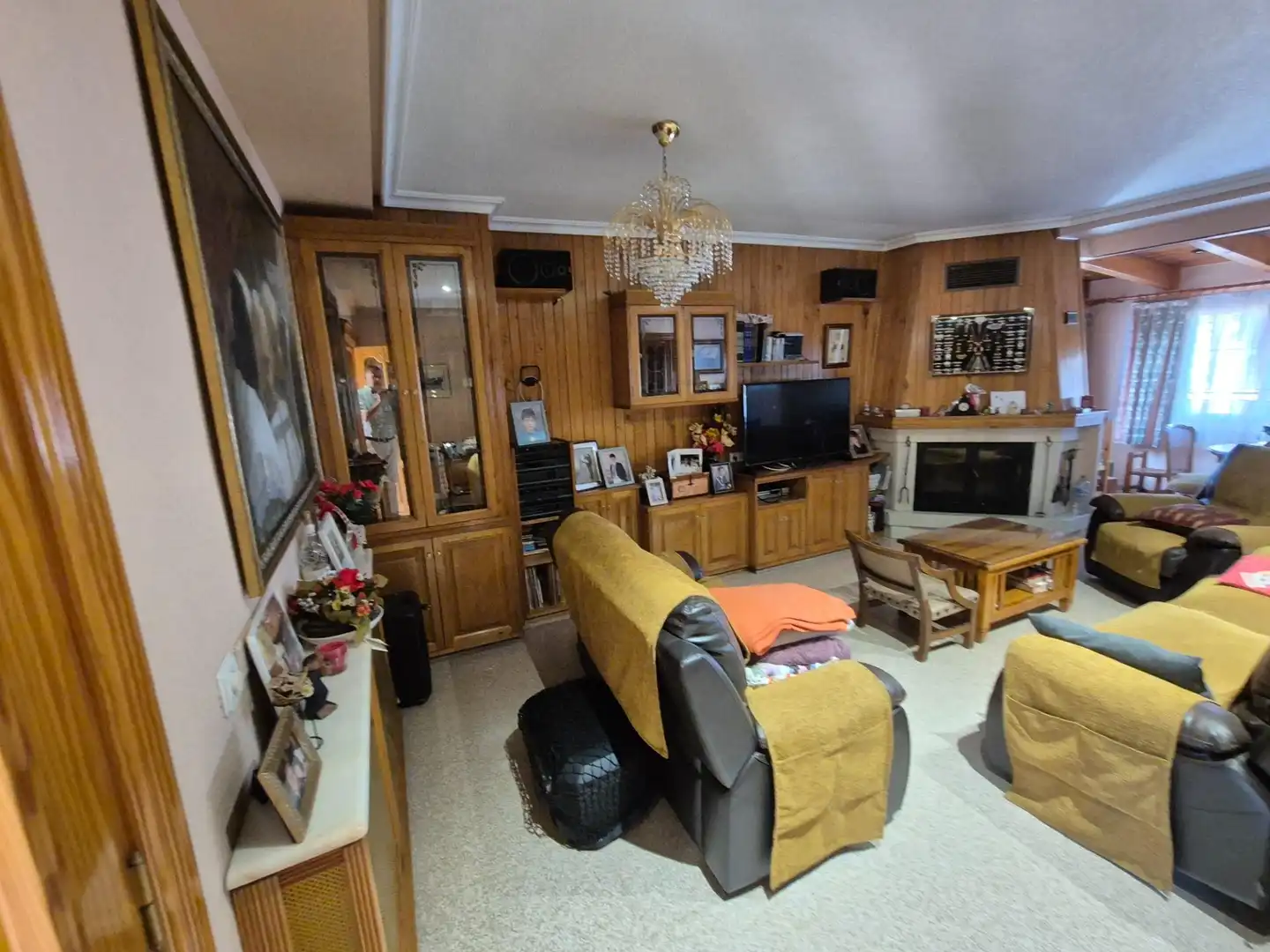 Sala d'estar de Casa o xalet en venda en Petrer amb Calefacció, Jardí privat i Terrassa