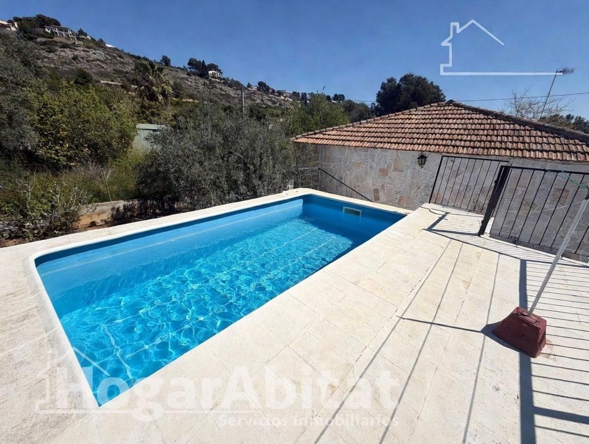 Piscina de Casa o xalet en venda en Torrent amb Aire condicionat, Jardí privat i Terrassa