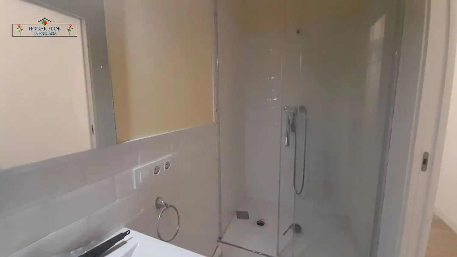 Bany de Pis en venda en Salamanca amb Calefacció i Balcó
