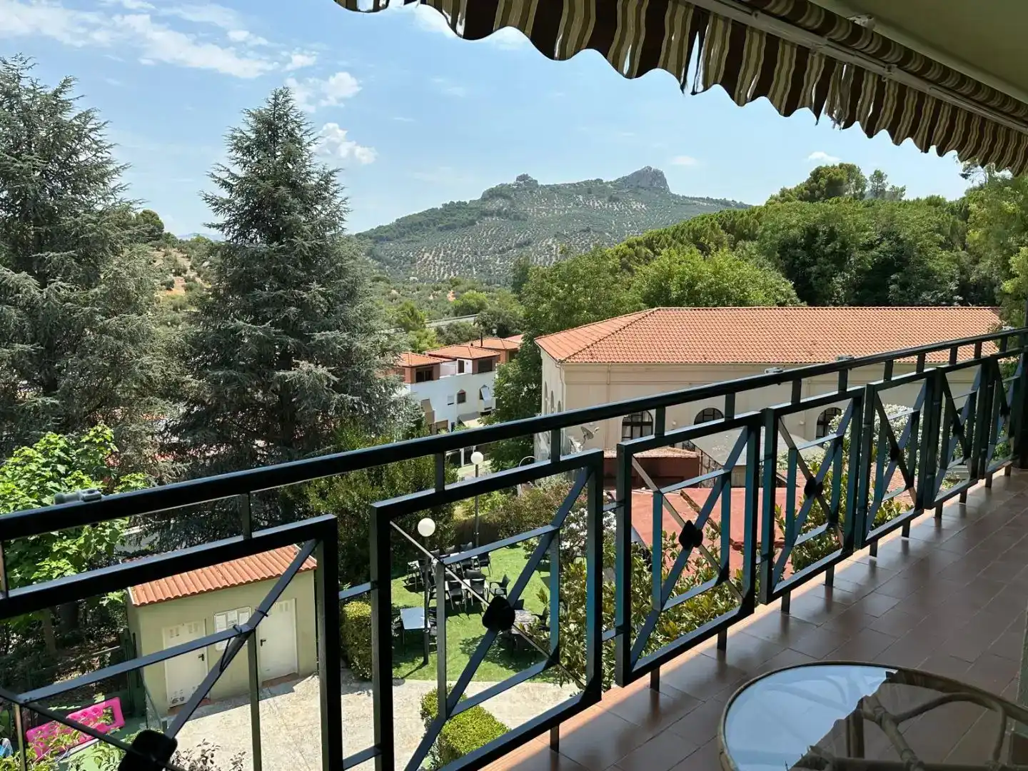 Terrassa de Pis de lloguer en Jaén amb Aire condicionat, Piscina i Moblat