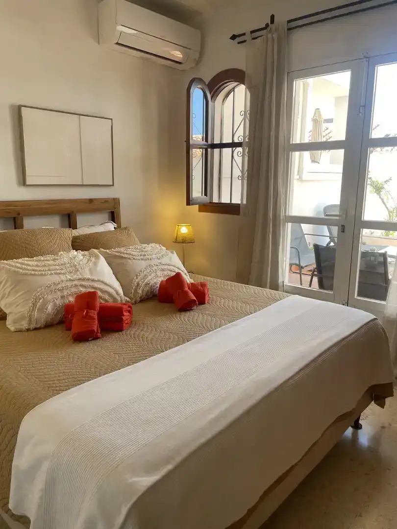 Habitación de Piso en venta en Nerja con Aire acondicionado, Jardín privado y Piscina