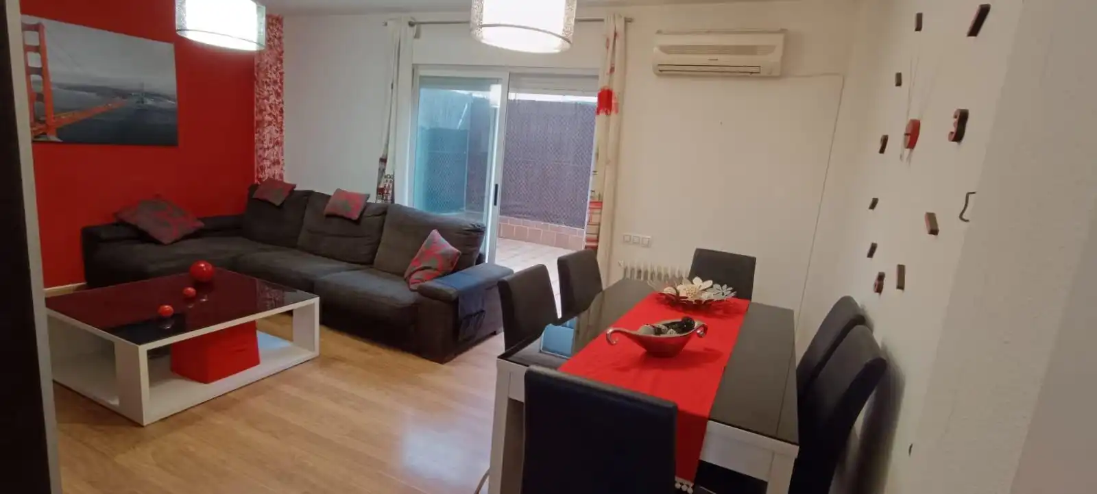 Sala de estar de Casa adosada en venta en Monfarracinos con Calefacción, Jardín privado y Terraza