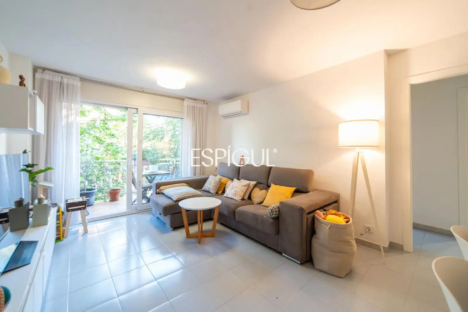 Sala de estar de Piso en venta en Girona Capital con Aire acondicionado, Calefacción y Terraza
