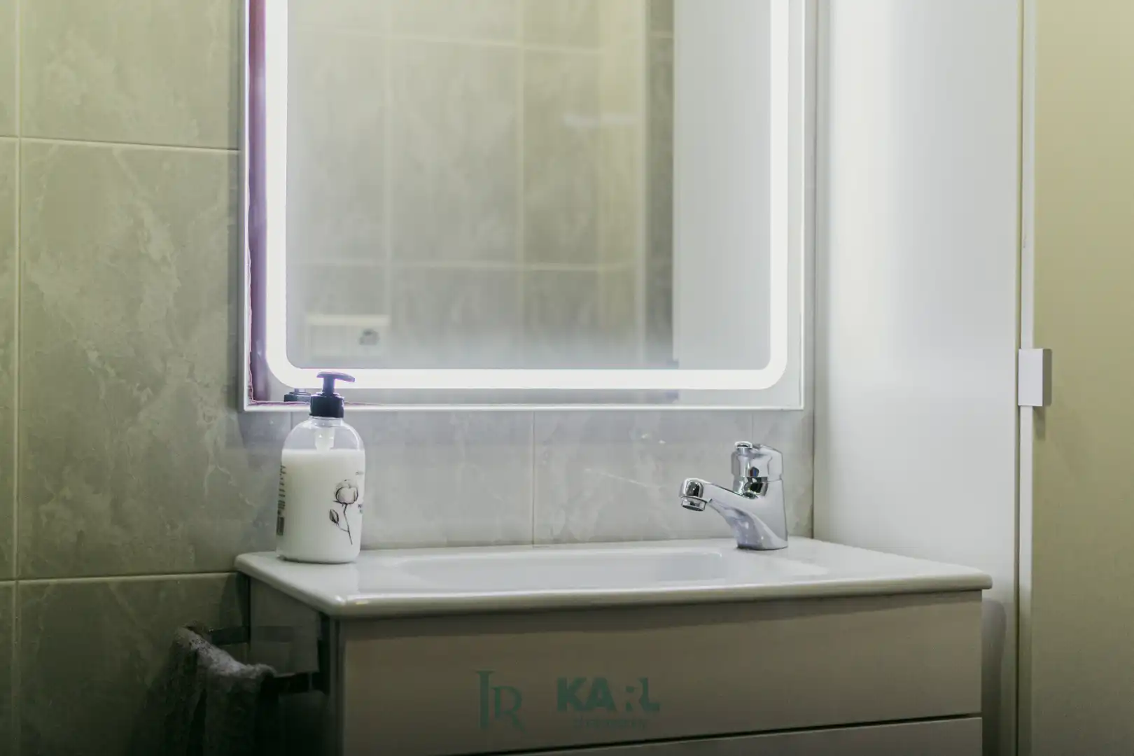 Baño de Piso de alquiler en Málaga con Aire acondicionado, Calefacción y Jardín privado