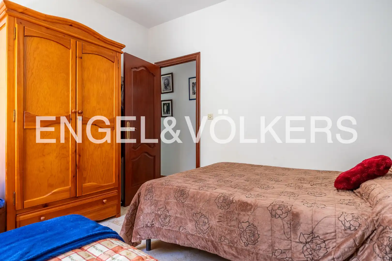 Dormitori de Casa o xalet en venda en Cortegana amb Calefacció, Jardí privat i Terrassa