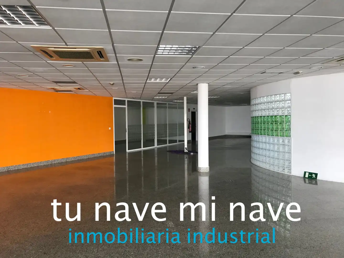 Außenansicht von Büro zum Verkauf in Camargo mit Klimaanlage