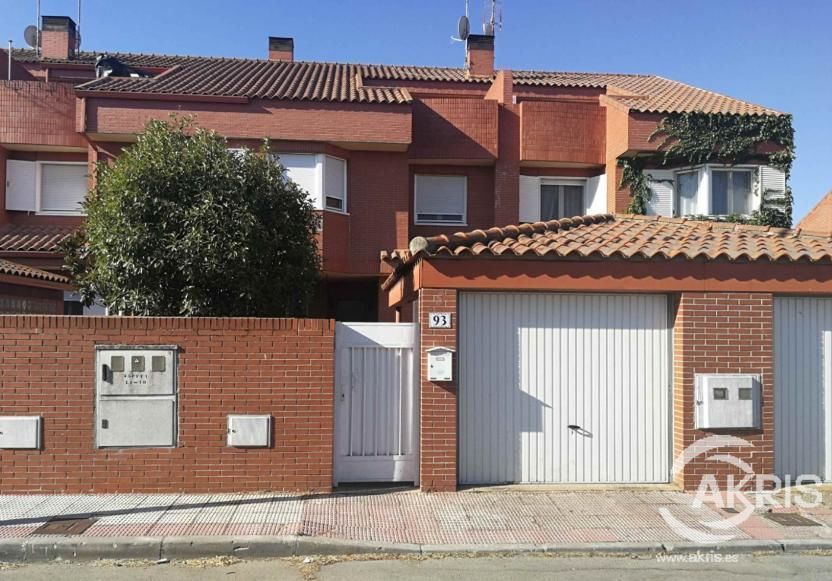 Vista exterior de Casa o chalet en venta en Illescas