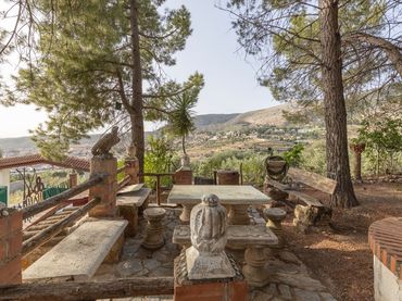 Casa con balcón en venta en de viznar