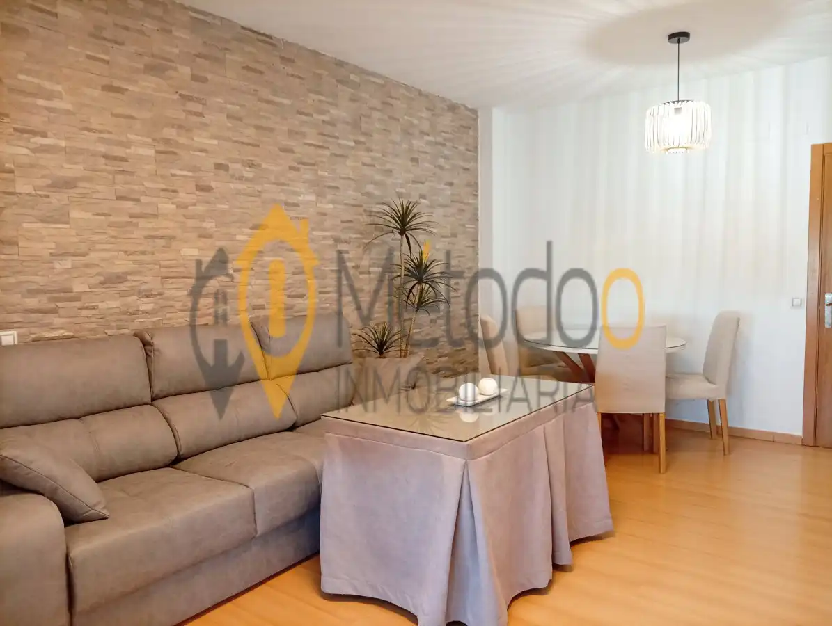 Living room of Flat for rent in Sevilla  with Air Conditioner, Heating and Parquet flooring