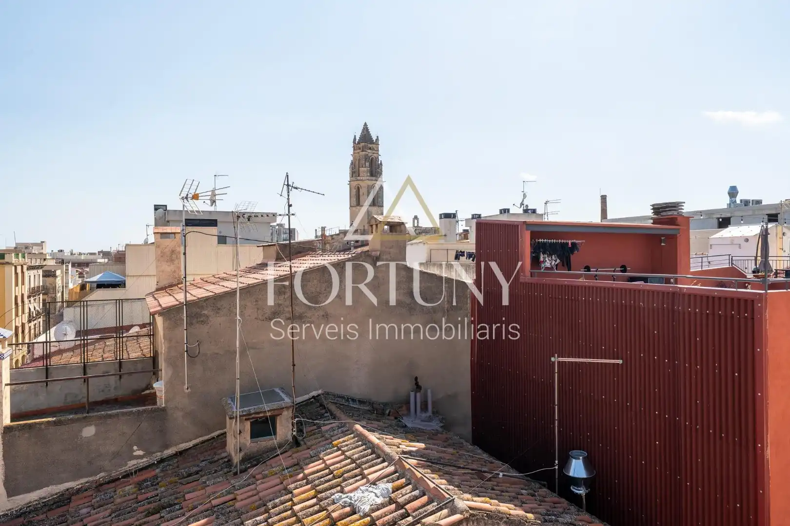 Vista exterior de Àtic en venda en Reus amb Aire condicionat, Terrassa i Balcó
