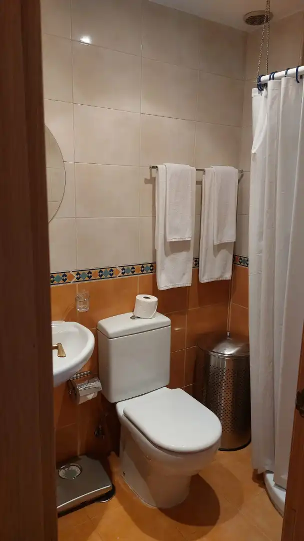 Baño de Planta baja en venta en Madrid con Aire acondicionado, Calefacción y Parquet