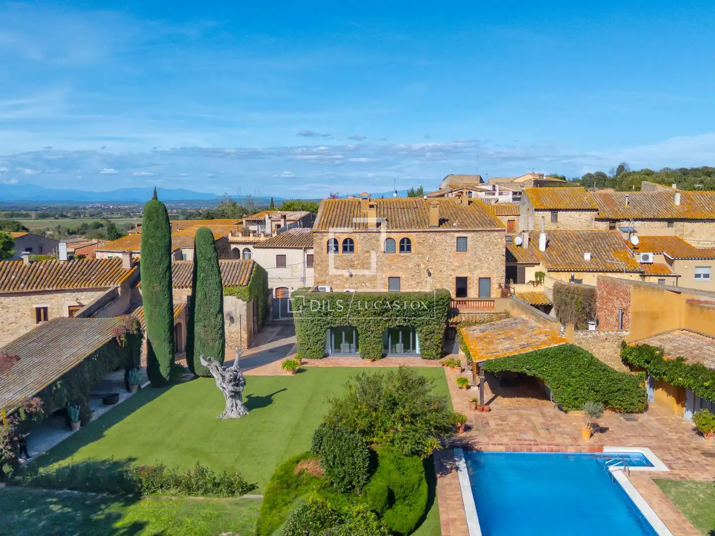 Vista exterior de Casa o xalet en venda en Ullastret amb Aire condicionat, Calefacció i Jardí privat