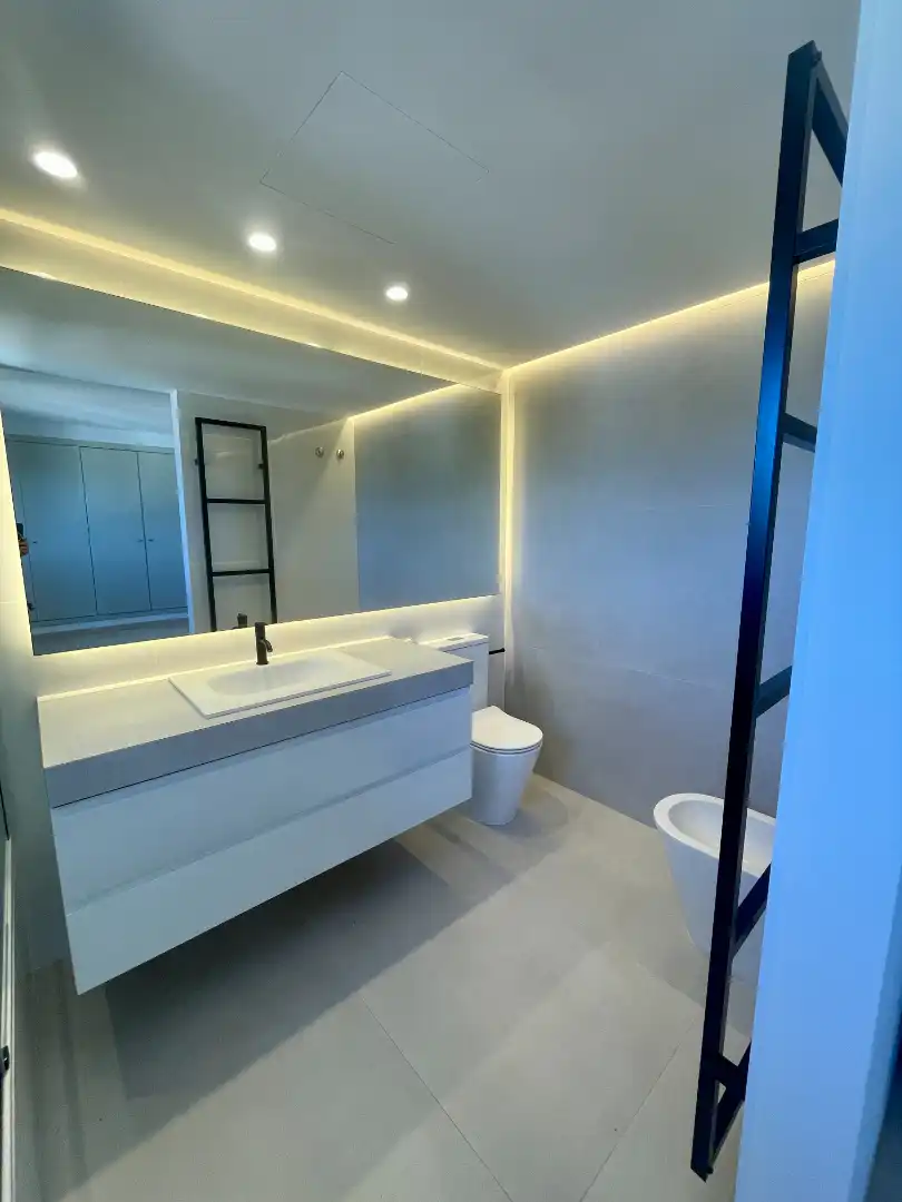 Badezimmer von Dachboden zur Miete in Son Servera mit Klimaanlage, Heizung und Terrasse