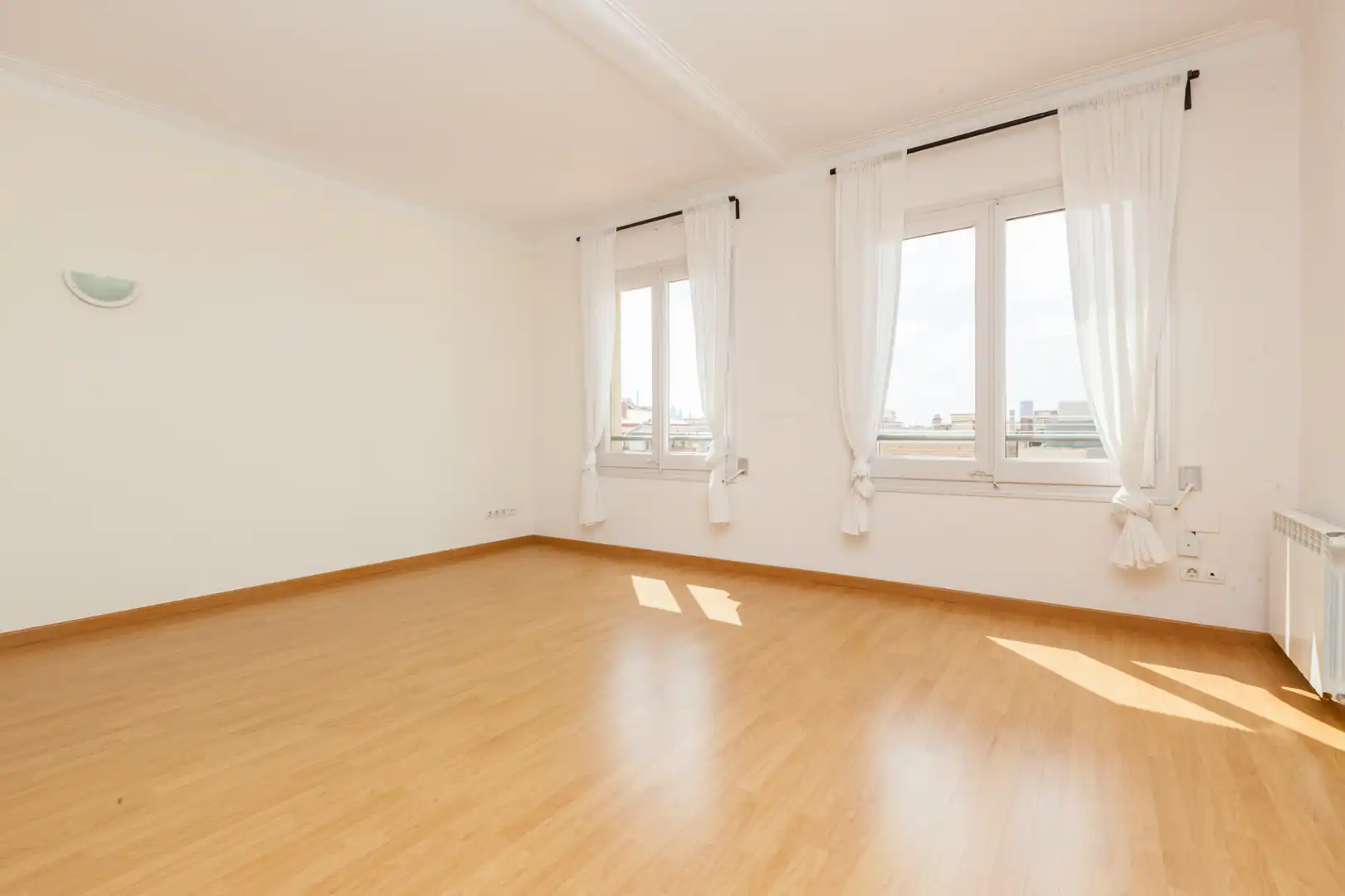 Wohnung zur Miete in Carrer de Casanova, L'Antiga Esquerra de l'Eixample