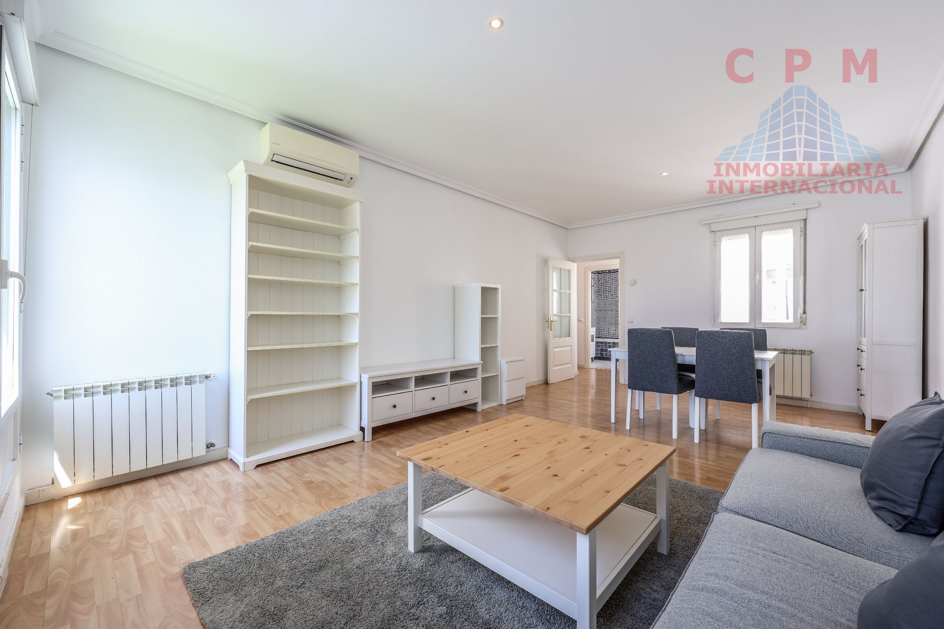 Living room of Attic to rent in  Madrid Capital  with Air Conditioner, Heating and Parquet flooring