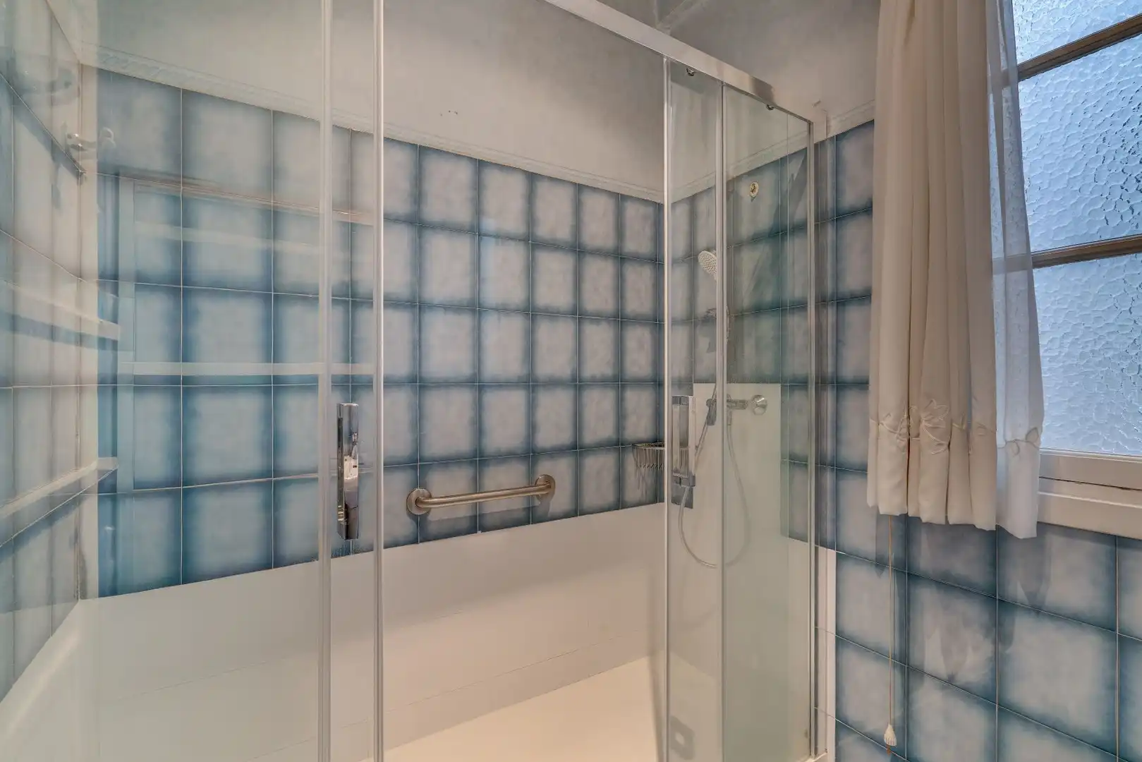 Baño de Piso en venta en Irun  con Calefacción, Trastero y Amueblado
