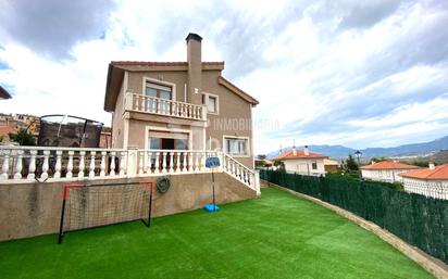 Vista exterior de Casa o xalet en venda en Briones amb Terrassa