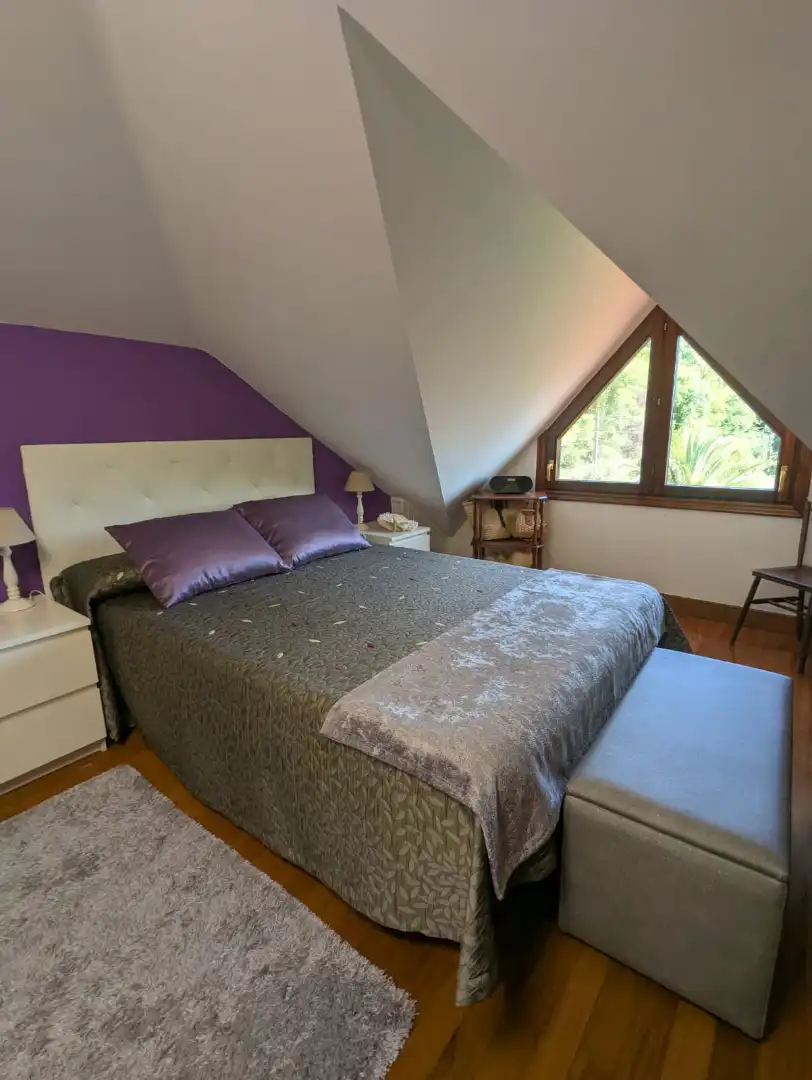 Schlafzimmer von Einfamilien-Reihenhaus zum Verkauf in Amorebieta-Etxano mit Privatgarten, Terrasse und Balkon