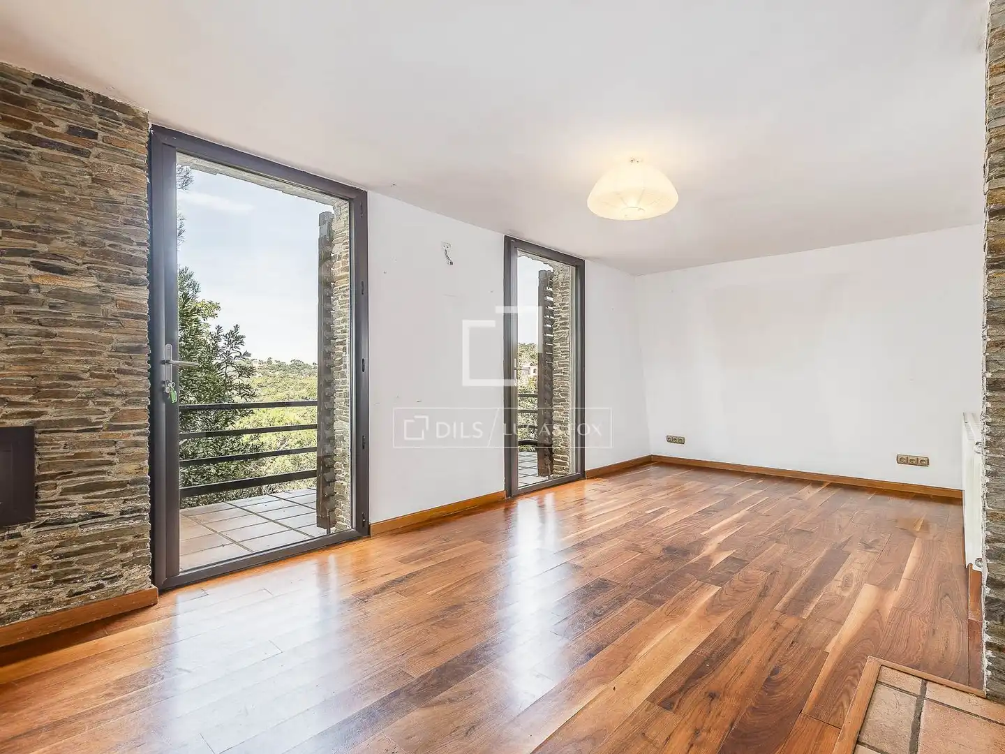 Jardín de Casa o chalet en venta en Barcelona con Aire acondicionado, Calefacción y Jardín privado