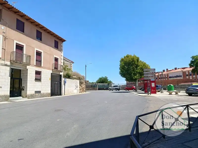 Vista exterior de Pis en venda en Cigales amb Calefacció i Traster