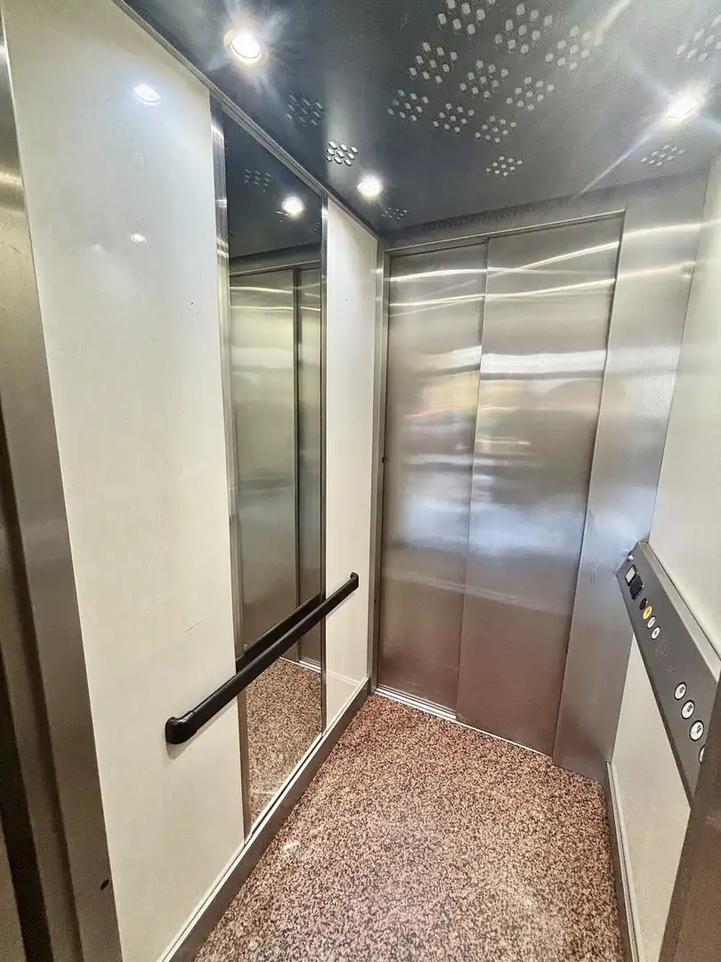 Piso en venta en Oviedo  con Calefacción, Jardín privado y Parquet