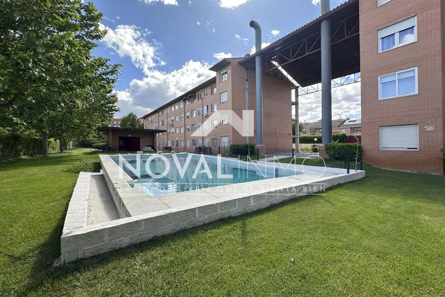 Piscina de Pis en venda en Boadilla del Monte amb Traster i Piscina comunitària