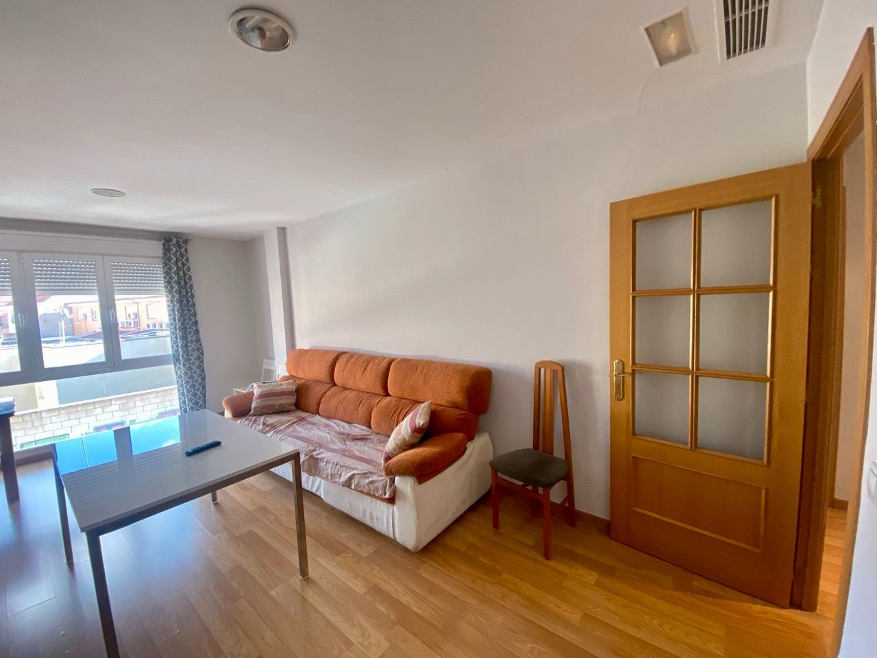 Sala d'estar de Pis en venda en Ciudad Real Capital amb Aire condicionat, Calefacció i Moblat