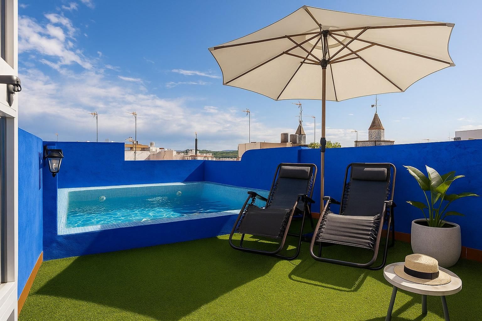 Piscina de Casa adosada en venda en Lora del Río amb Aire condicionat, Calefacció i Terrassa