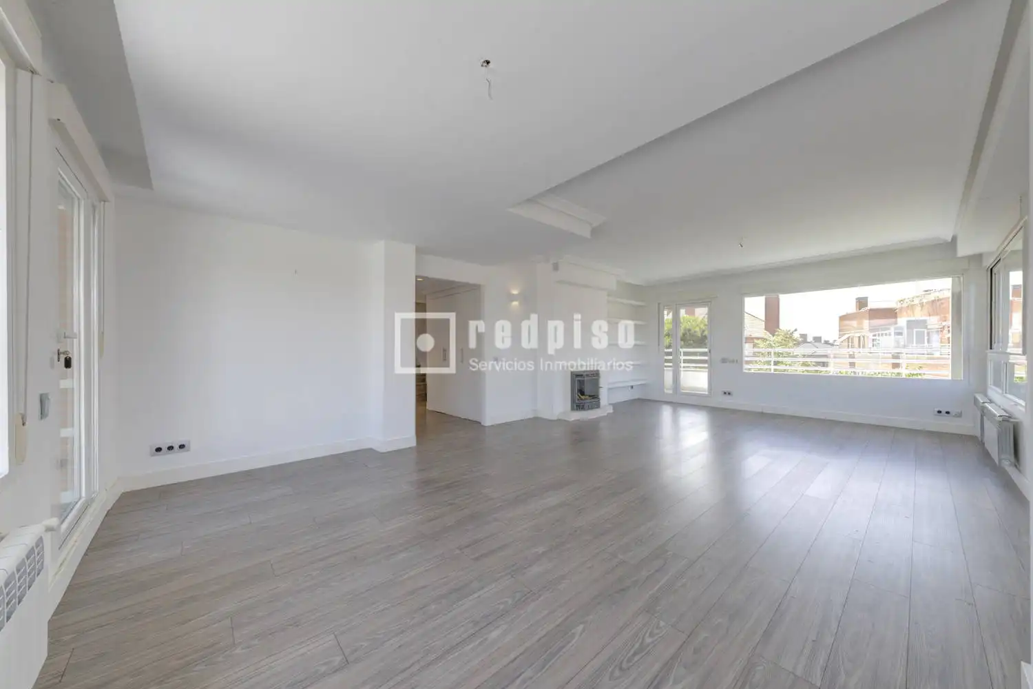Sala de estar de Ático en venta en Pozuelo de Alarcón con Calefacción, Jardín privado y Terraza