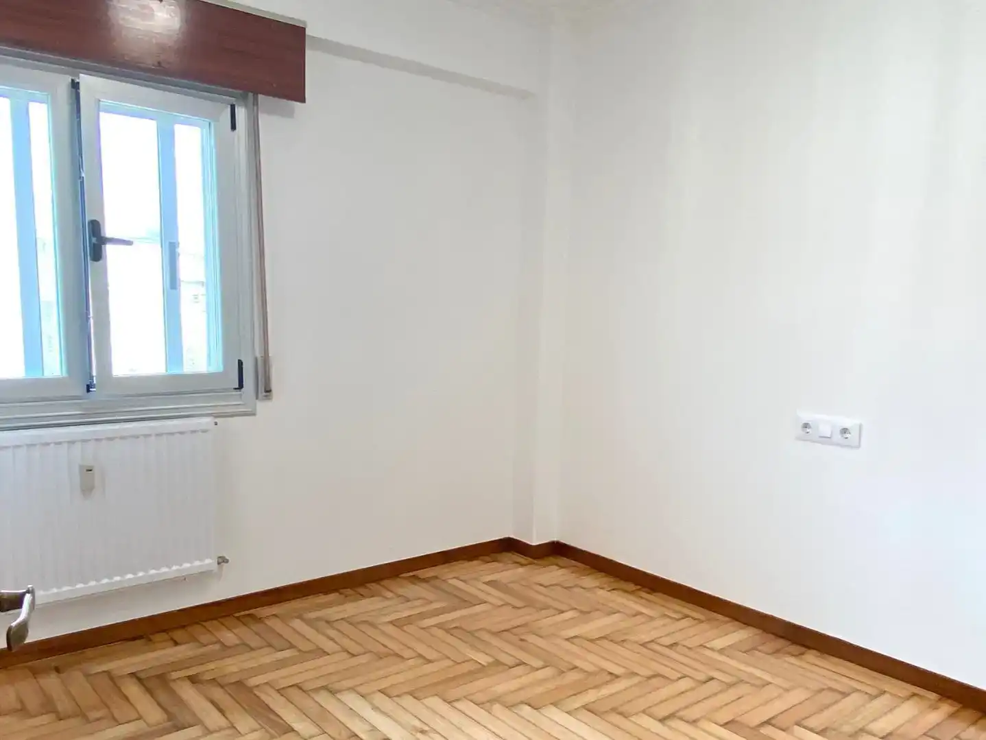 Bedroom of Flat for rent in Vigo   with Parquet flooring and Storage room