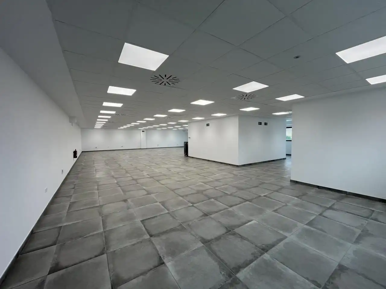 Industrial buildings for rent in Òdena  with Heating
