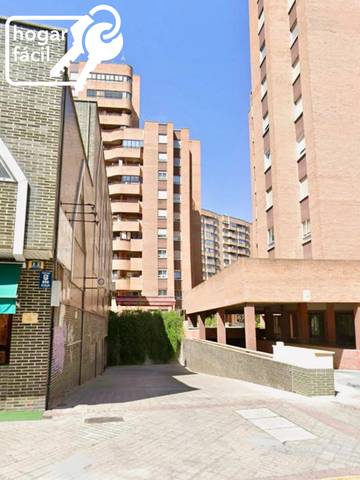 Garaje en Alquiler en Calle Profesor Adolfo Miaja de la Muela, 14 en Parquesol