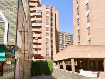 Individual en alquiler en Calle Profesor Adolfo Miaja de la Muela 14