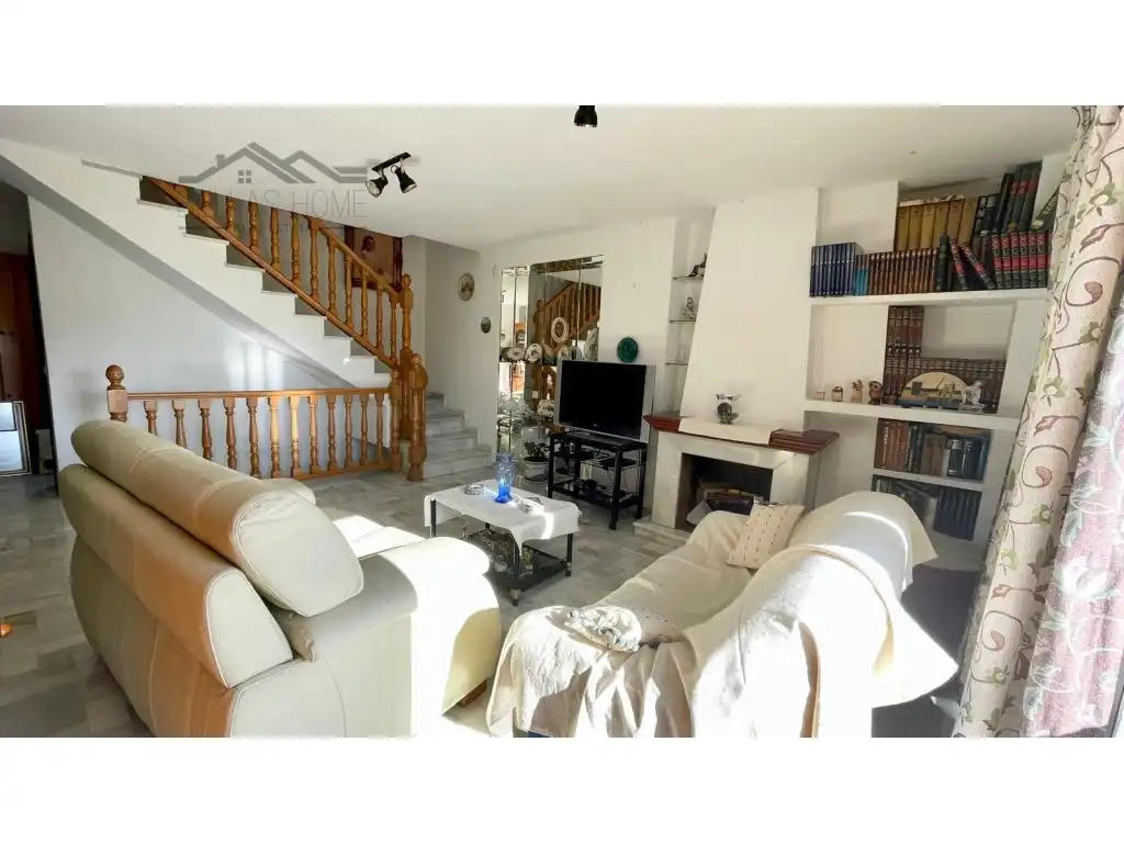 Sala d'estar de Casa adosada en venda en Estepona amb Aire condicionat