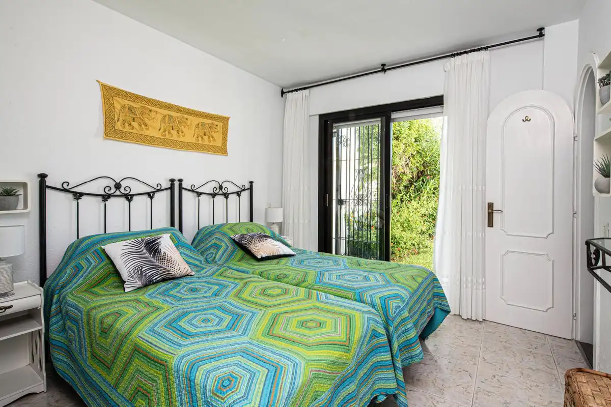 Habitación de Casa adosada en venta en Marbella con Terraza y Piscina