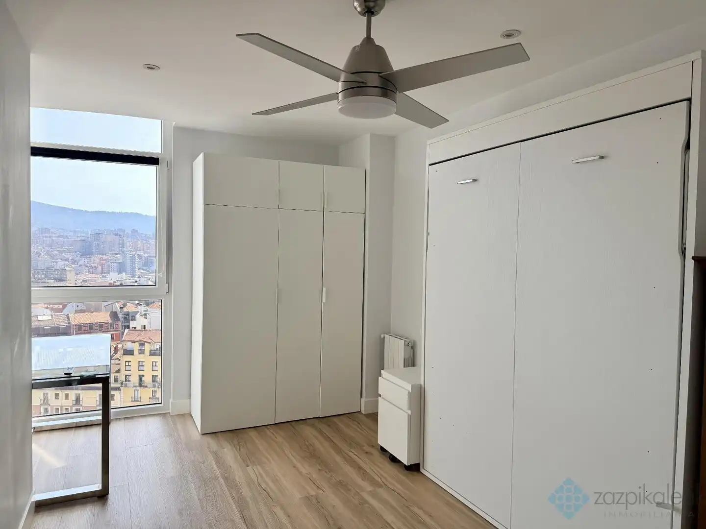 Bedroom of Flat for rent in Bilbao   with Heating and Furnished
