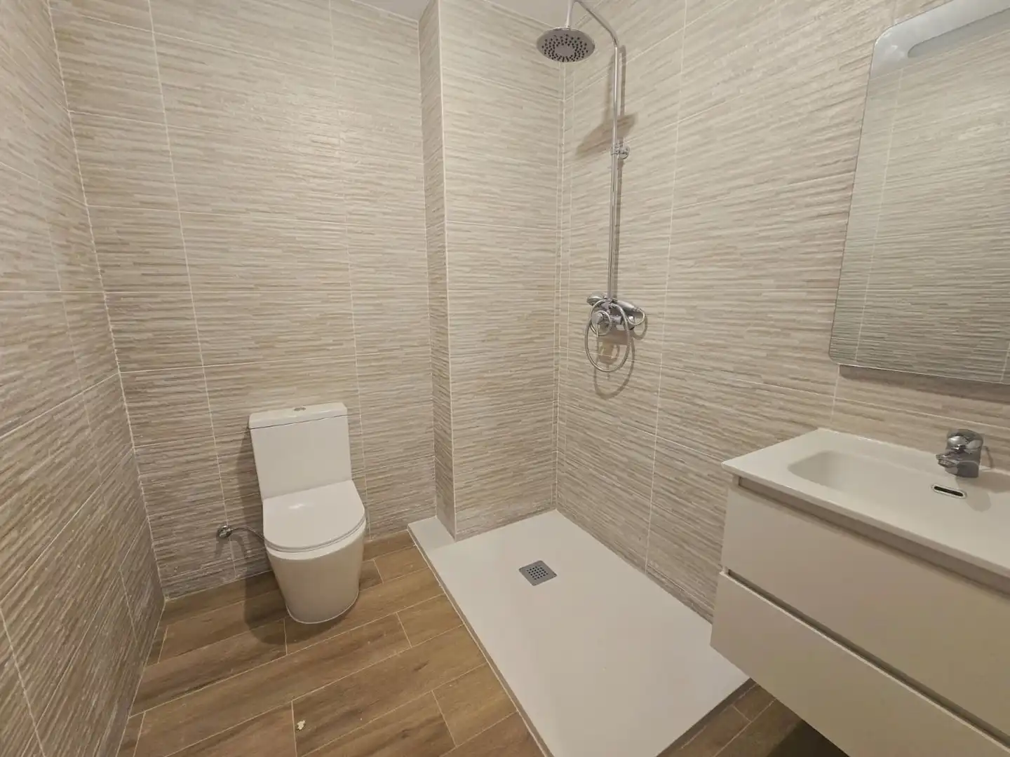 Baño de Piso en venta en Reus con Aire acondicionado y Horno