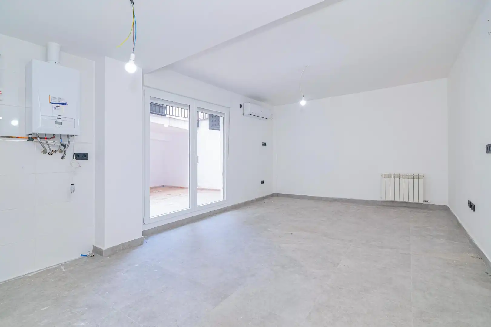 Piso en venta en Pinos Genil con Aire acondicionado, Calefacción y Terraza