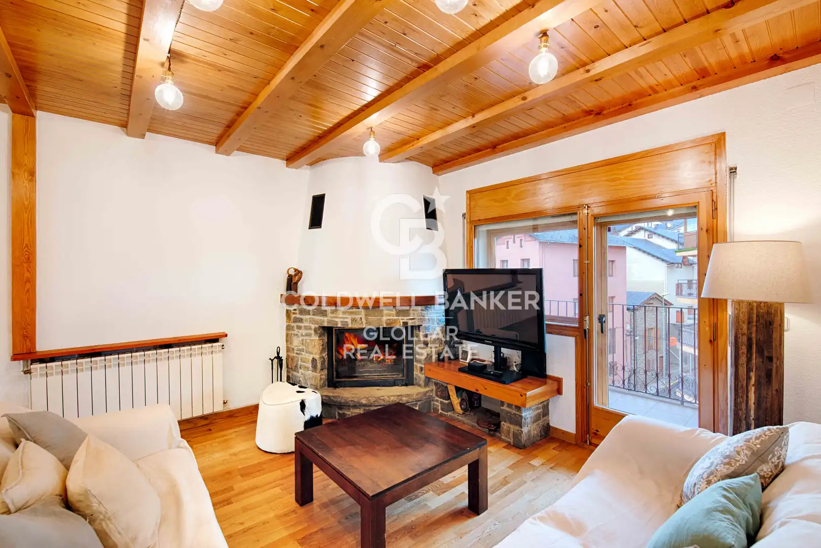 Living room of Duplex for sale in Puigcerdà  with Heating, Parquet flooring and Storage room