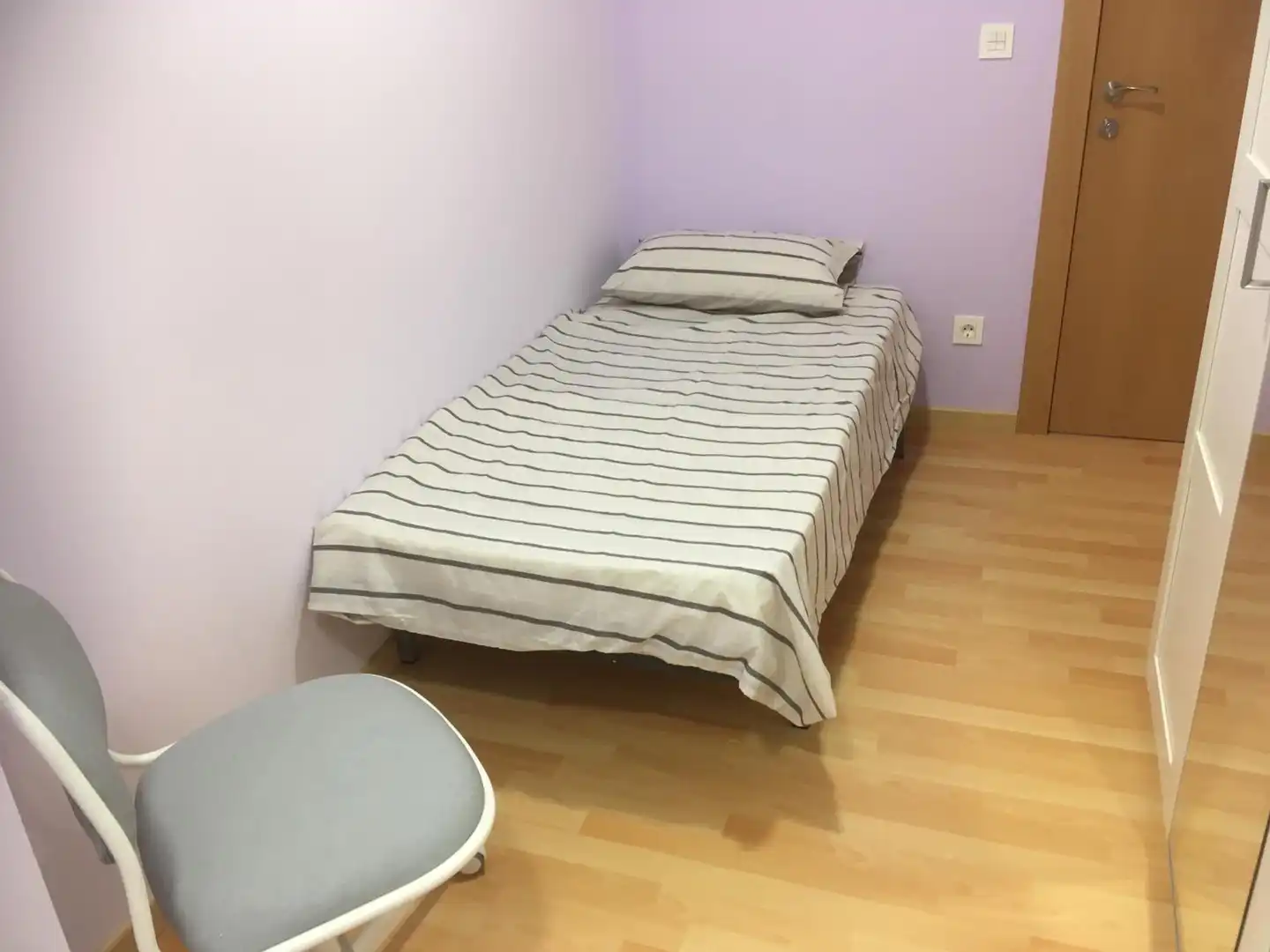 Schlafzimmer von Wohnung zur Miete in Zaragoza mit Heizung, Parkett und Möbliert